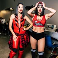 WWE की दो पूर्व चैंपियंस और हॉल ऑफ फेमर्स निकी बैला एवं ब्री बैला